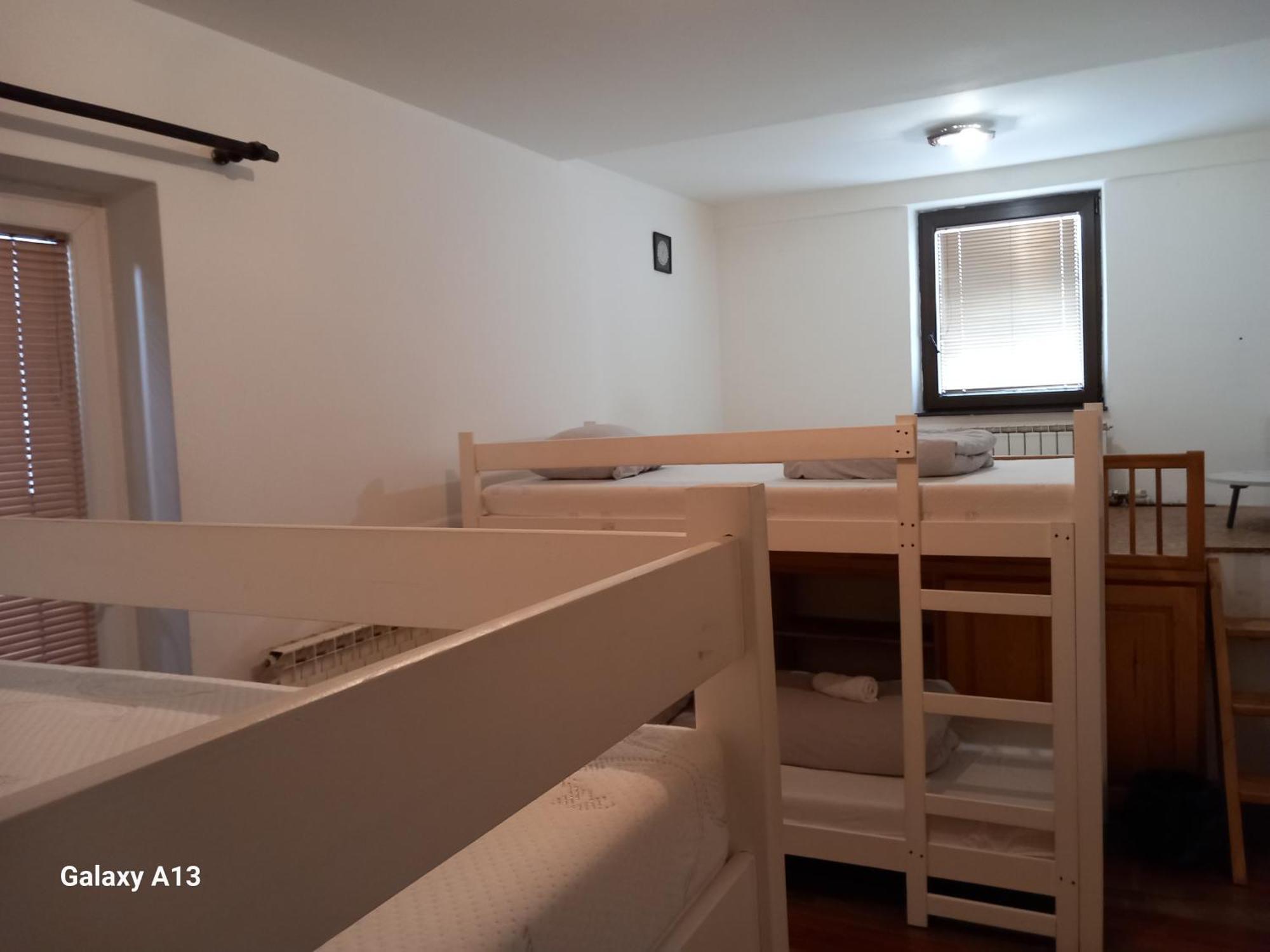 Budget Rooms Vratnik - Amazing Views Сараево Стая снимка